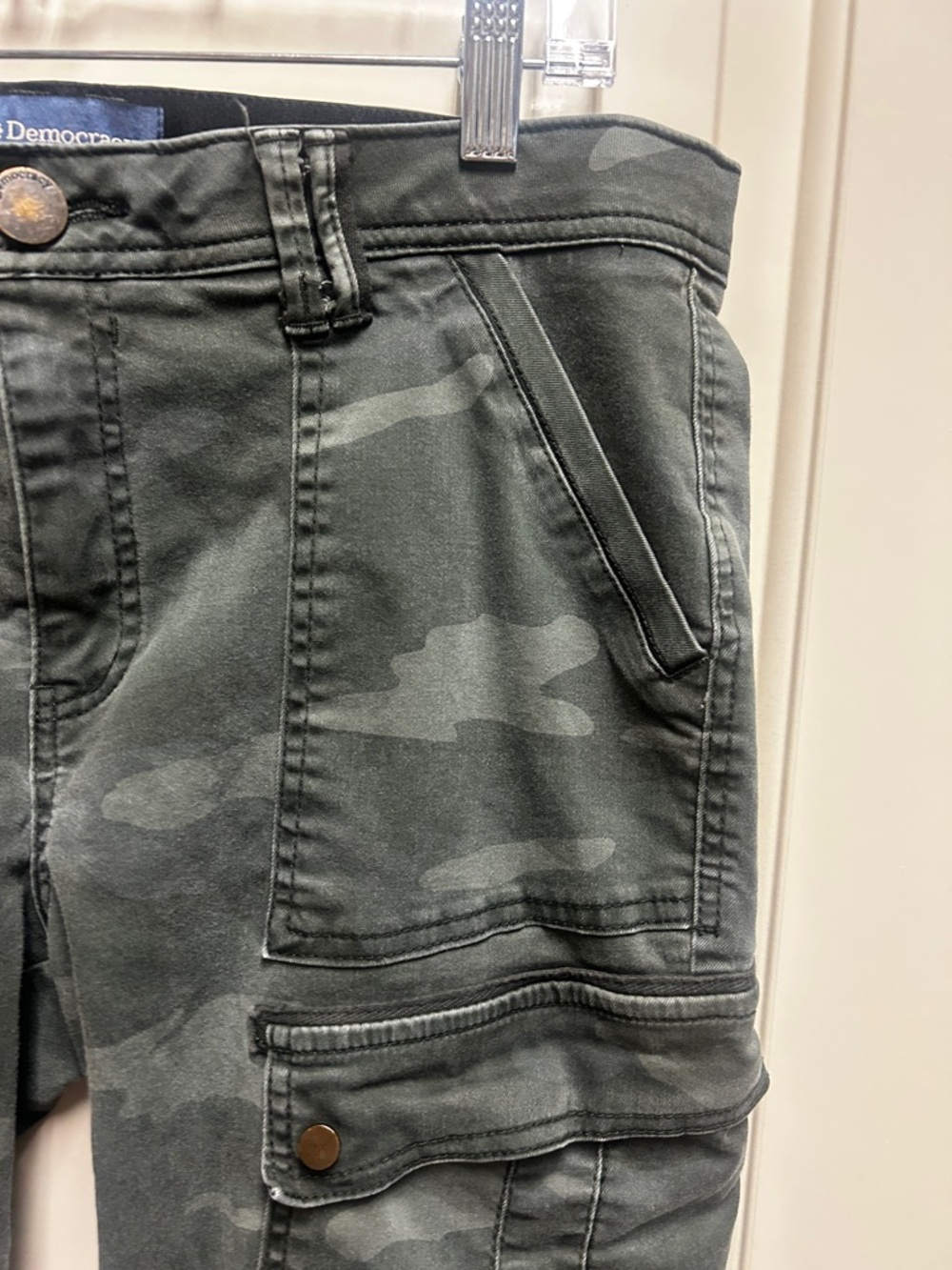 Democracy Ab Solution Utility Roll Cuff Camo Pants, Size 10 - Picture 8 of 11